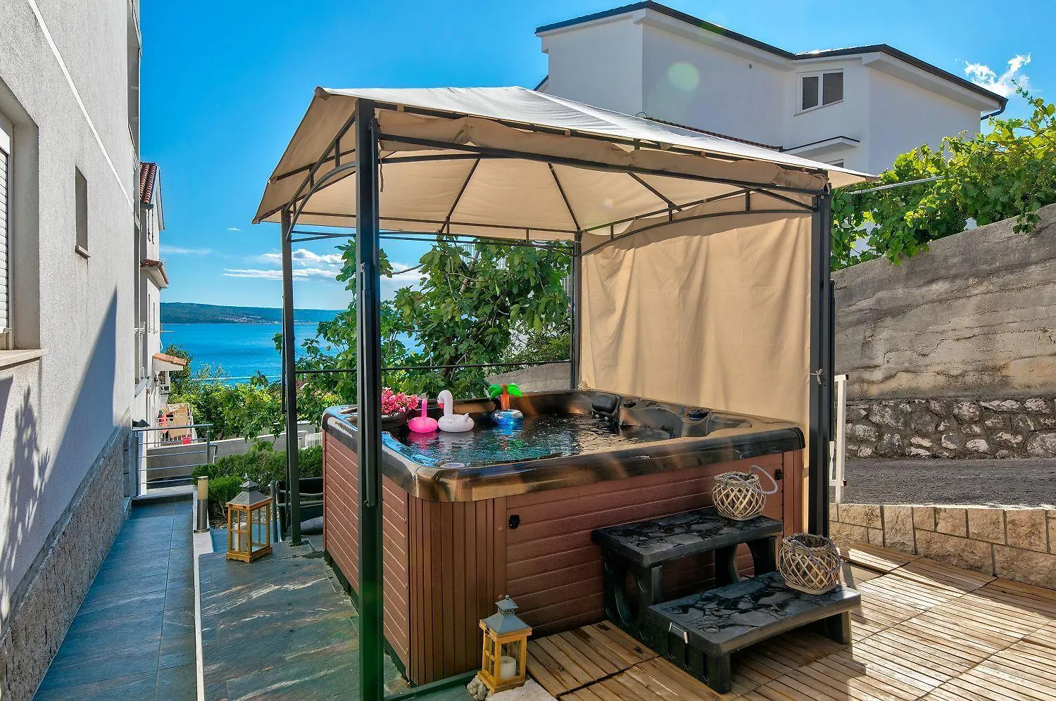 Malerisches Apartment Nur 150 Meter Zum Strand Mit Jacuzzi, Pool, Meerblick, Billard Dramalj