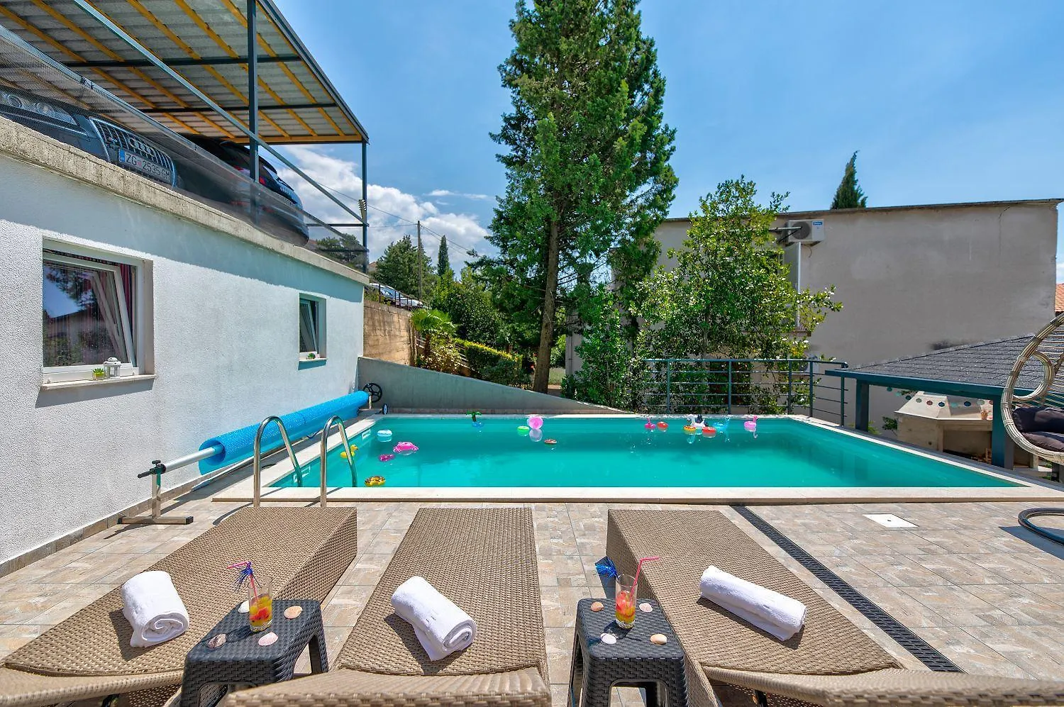Malerisches Apartment Nur 150 Meter Zum Strand Mit Jacuzzi, Pool, Meerblick, Billard Dramalj 0*,  Croatia