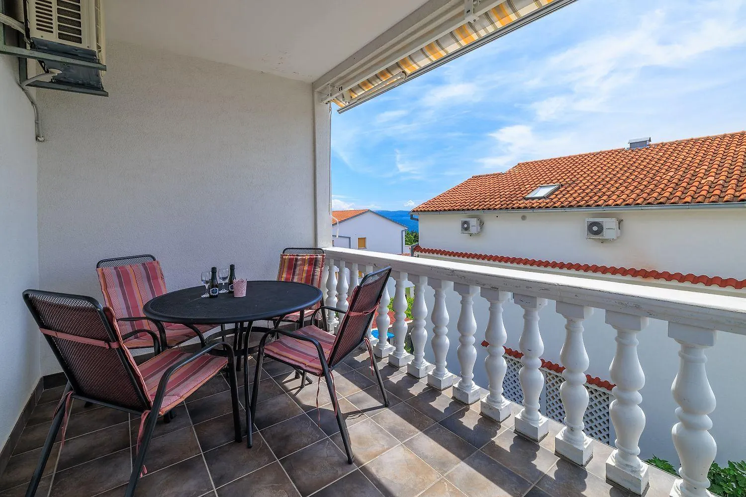 Malerisches Apartment Nur 150 Meter Zum Strand Mit Jacuzzi, Pool, Meerblick, Billard Dramalj Croatia