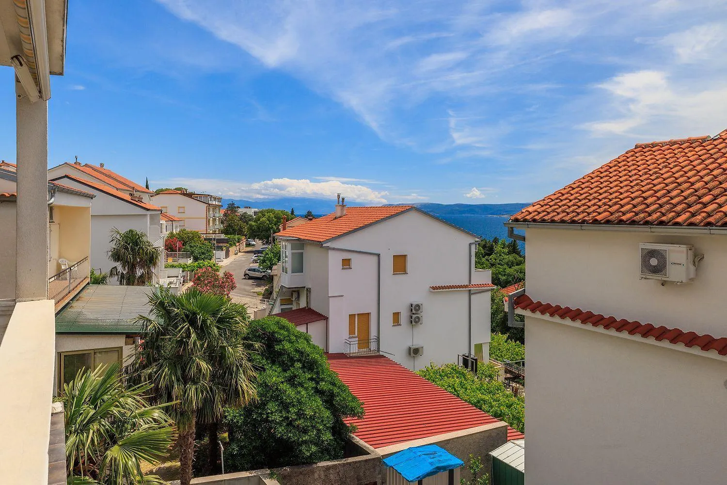Malerisches Apartment Nur 150 Meter Zum Strand Mit Jacuzzi, Pool, Meerblick, Billard Dramalj 0*,  Croatia