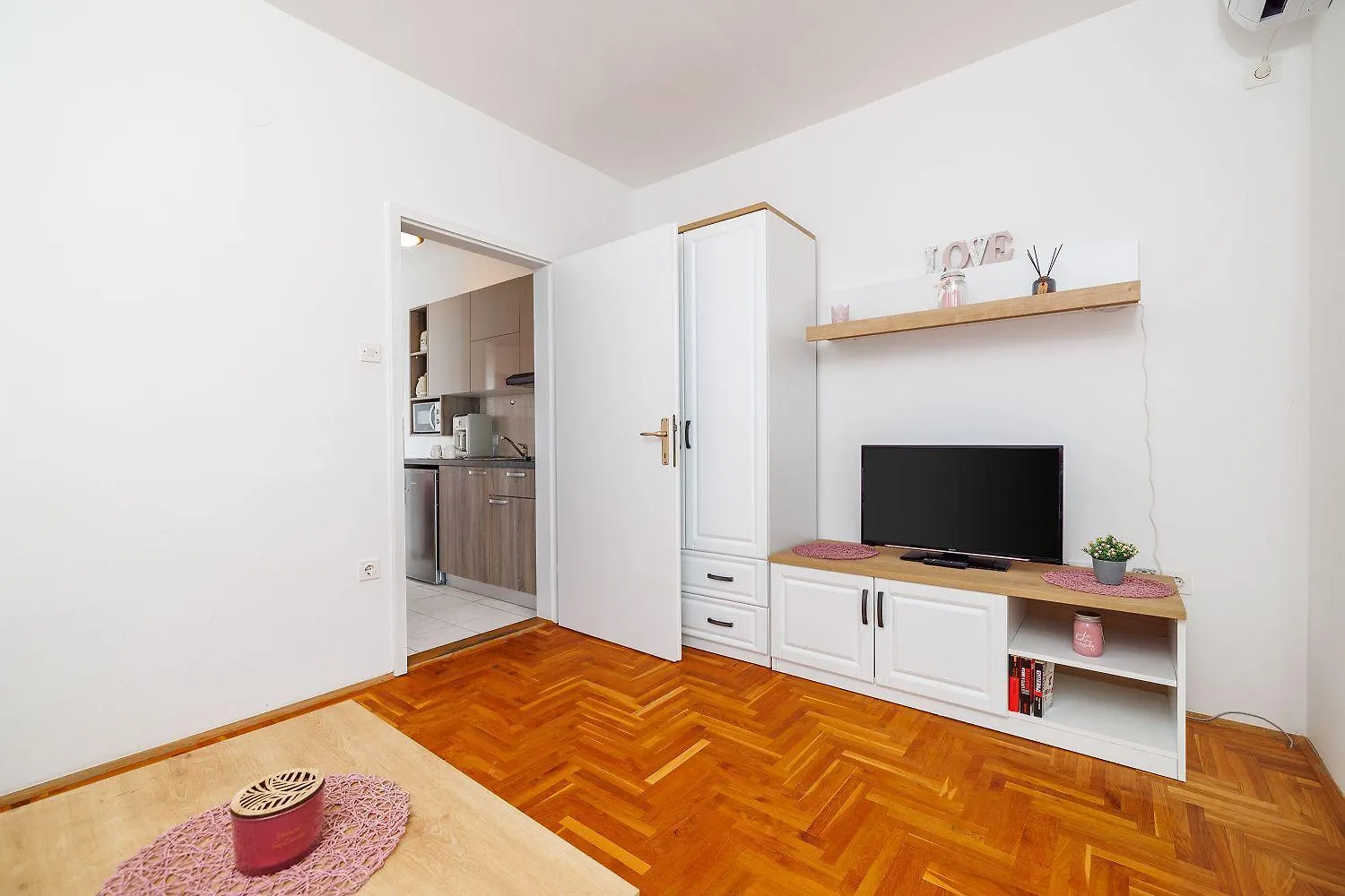 Malerisches Apartment Nur 150 Meter Zum Strand Mit Jacuzzi, Pool, Meerblick, Billard Dramalj 0*,  Croatia